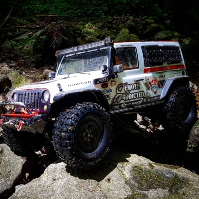 Jeep rock crawling