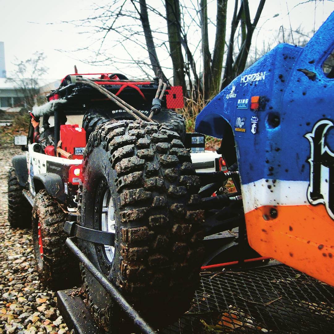 Video of the SCX10 and the Twin Hammers will be soon online. Don't miss it and follow us on YouTube => http://youtube.com/c/remoteaddicted